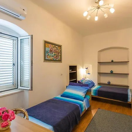Appartamento Elegante Ferienvilla Marini Dvori
